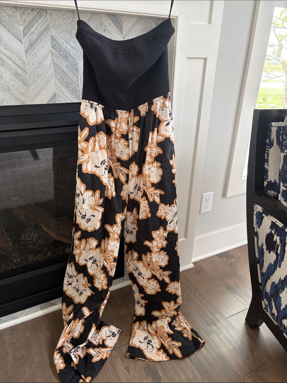Evereve | Miley Strapless Jumpsuit Black Gold Size M